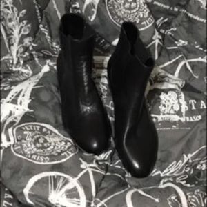 Marc Fisher size 8 leather Booties